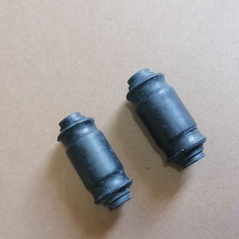 NISSAN 1400 Set lower control arm bushes (2)