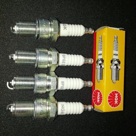 NISSAN 1400 Spark plug NGK BP6ES x4