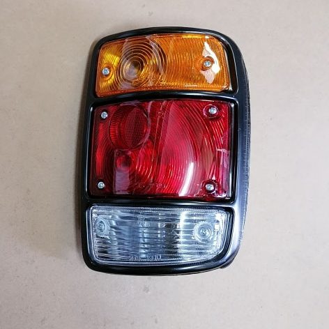 NISSAN 1400 Complete tail lamp RH
