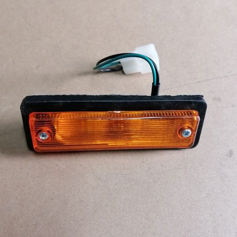 NISSAN 1400 Fender marker lamp old spec