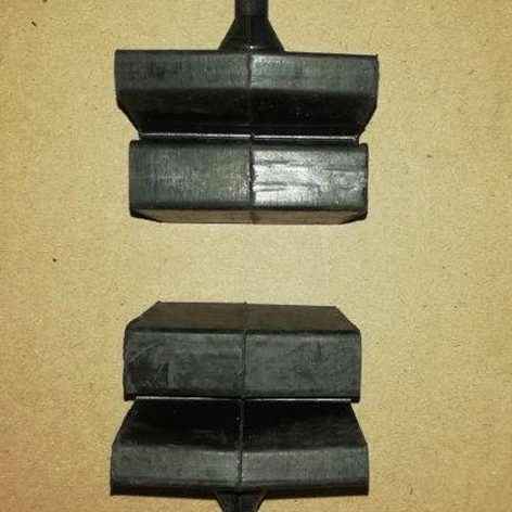 NISSAN 1400 Bonnet resting rubber set of 2