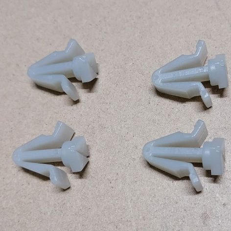 Set of 4 top grille clips